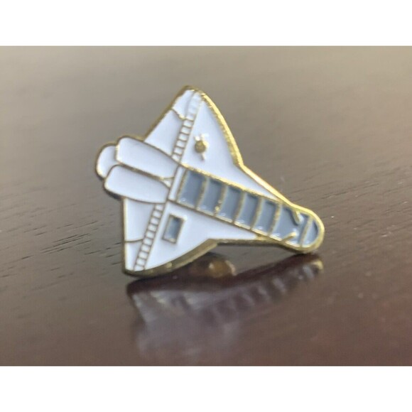 Cartoon Space Shuttle Lapel Pin 1" - Picture 4 of 4